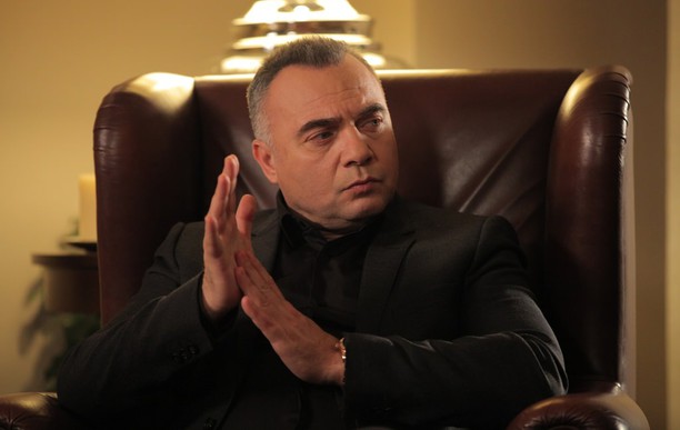 http://i.atv.com.tr/galeri/diziler/eskiya-dunyaya-hukumdar-olmaz/61-bolum-foto-galeri-1489433905/7_d.jpg?64485